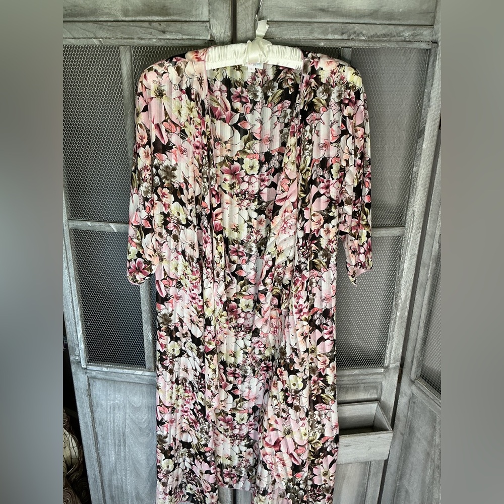 LuLaRoe Shirley style cover up